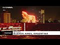 L'hologramme d'un lion géant enflamme le stade de l'Estudiantes, en Argentine Mp3 Song