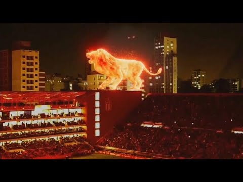 Lhologramme dun lion gant enflamme le stade de lEstudiantes en Argentine