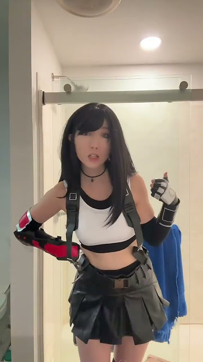 Tifa cosplay! I don’t really post cosplay stuff on here but here u go (:
