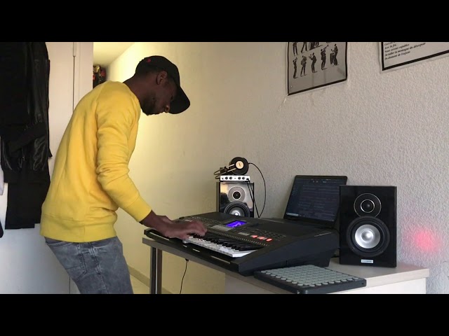 Bébé  MHD feat Dadju Cover Piano (beat by Renzo) class=