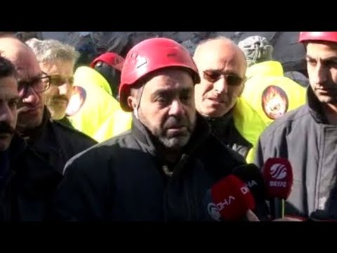 Kurtarma çalışmalarını anlatan itfaiye eri gözyaşlarını tutamadı