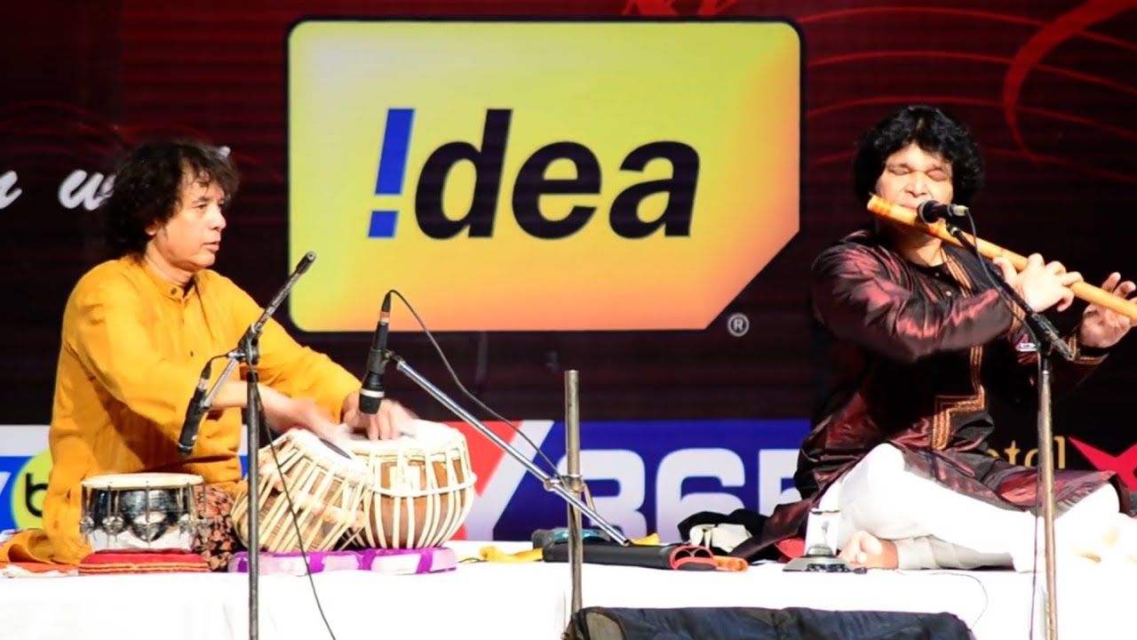 Ustad Zakir Hussain & Rakesh Chaurasiya Jugalbandi Tabla Vs. Flute