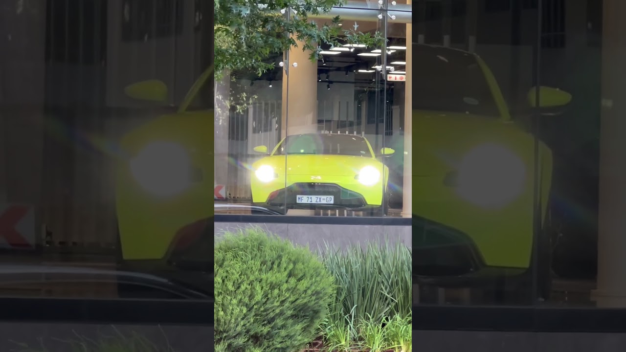 Эту машину нужно спасти прямо из автосалона.