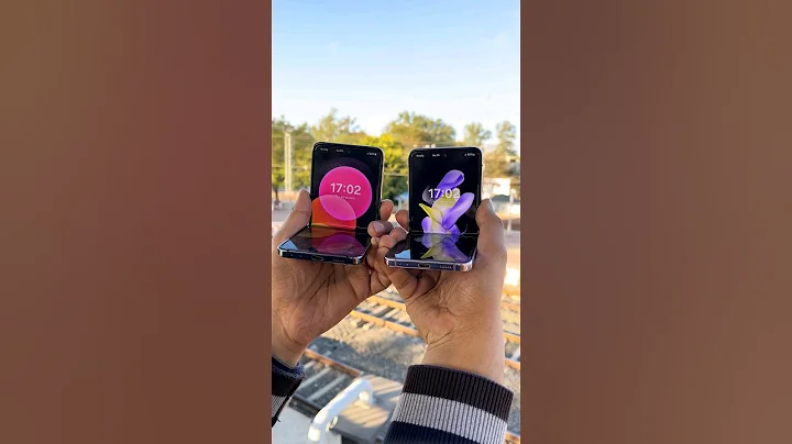 Samsung Galaxy Z Flip 5 Vs Z Flip 4 in hand 🤗👌🫡 #shorts #flip5 #flip4 #samsung #trending #short