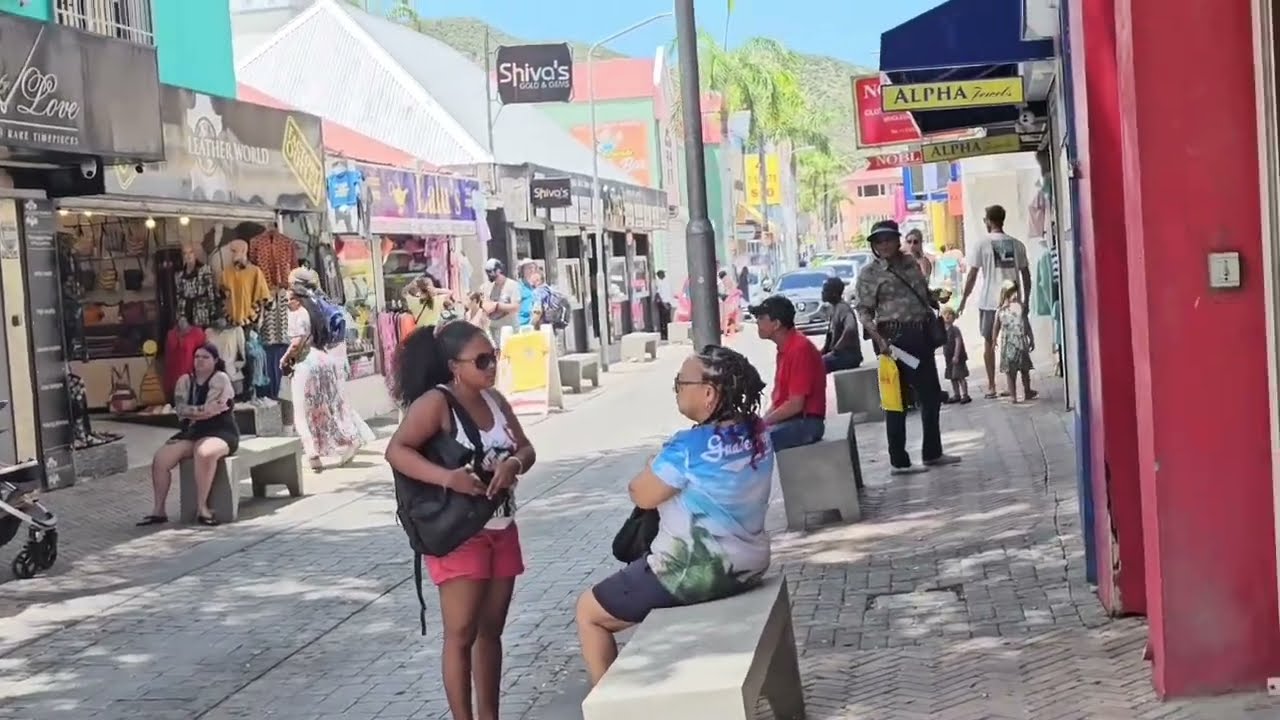 Downtown Sint Maarten: "No darling, I'm just walking around."