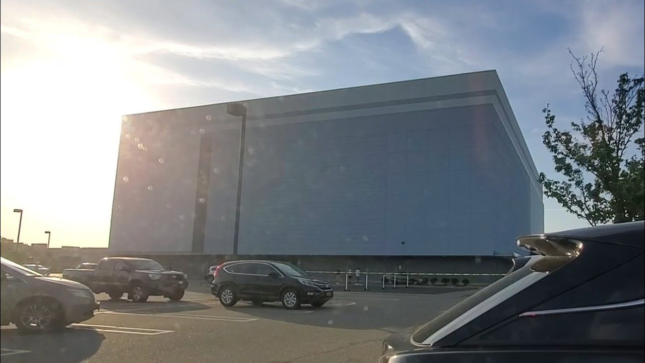 Macy's Broadway Commons After Closing