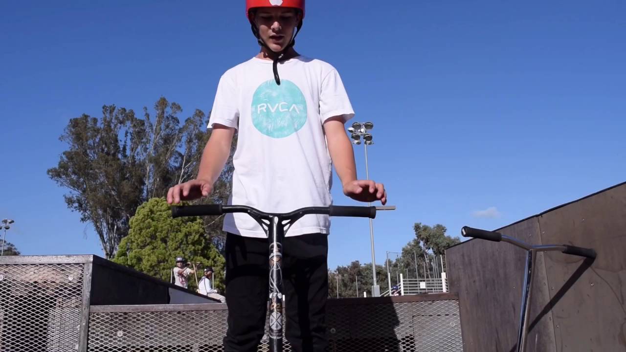 How to whip rewind (scooter) - YouTube