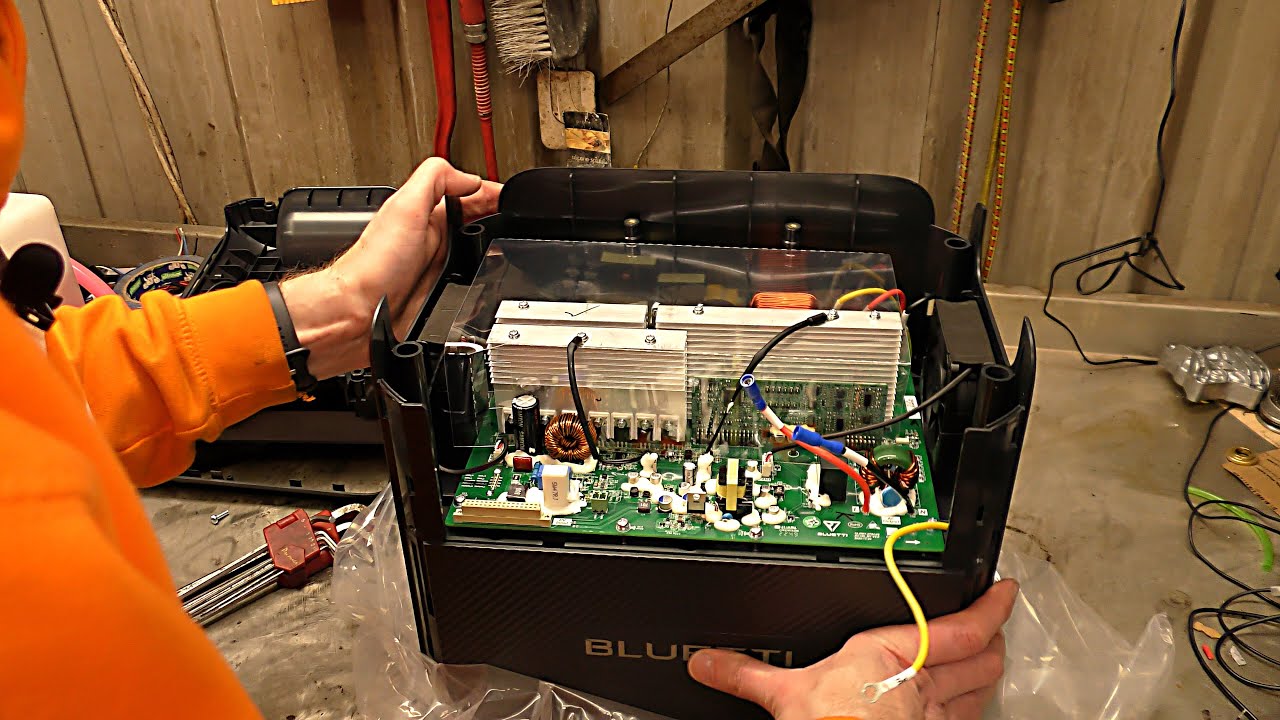 Bluetti AC180 power station - teardown and quick test - YouTube