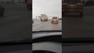 The traffic is moving very well on this 610 Loop Freeway 🚌🚗