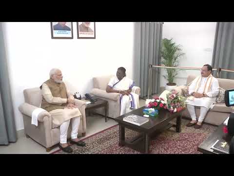 PM Modi meets and congratulates Smt. Droupadi Murmu Ji at her residence