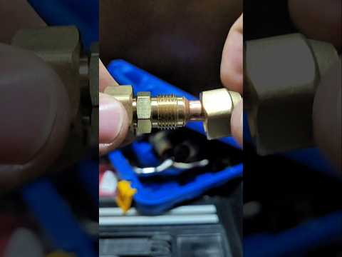 Как соединить трубы кондиционера без пайки / установка кондиционера Новосибирск #шортс #shorts #diy