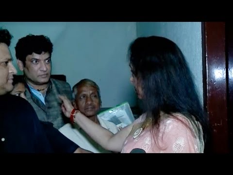 Hema Malini's ANGRY Reaction To A Fan In Crowd