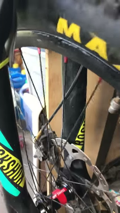 Maxxis Minion DHF Bead Wobble wtf?!