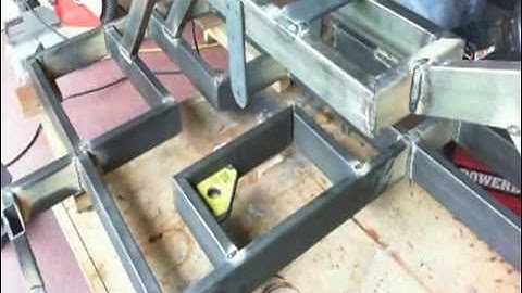 Tracked vehicle frame construction Part 1