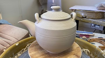 417. Trimming/Attaching Spout & Handle Rings to an Over-hung Bamboo Handle Teapot 林新春 提樑壺修坯接壺嘴及環示範