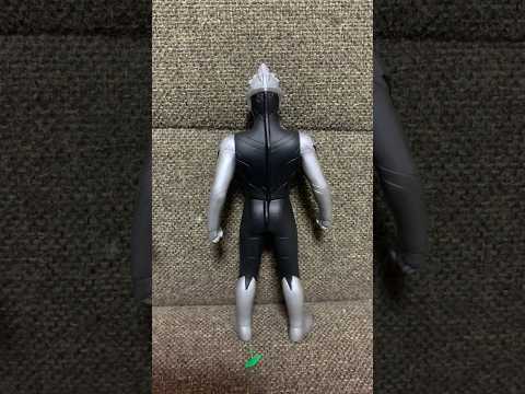 ウルトラマンとバルタン星人　全高6㎝　背中に円谷プロの刻印有り　激レア希少美品 ウルトラマン 背面写真 ウルトラマンとバルタン星人 全高6