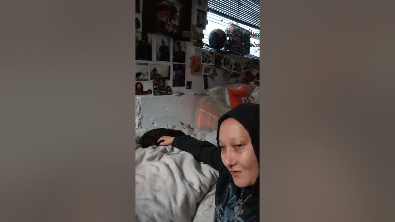 Taking a nap with Bud 9pm live Nothing is going 2 get me 2 stop smoking