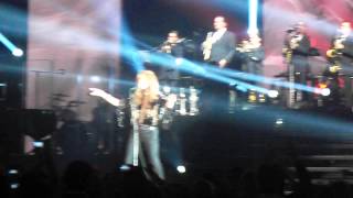 Celine Dion - Qui peut vivre sans amour? (Bercy, 29.11.2013)