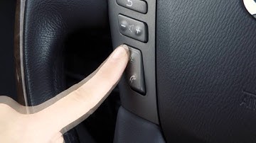 2014 Infiniti QX80 - Making a call (if so equipped)