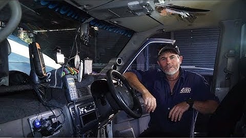 Graham Cahill DIY UHF CB Radio Install PLUS 3 game changing tips!