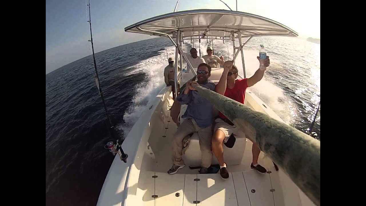 Flying out to the fishing grounds, Pesca Panama