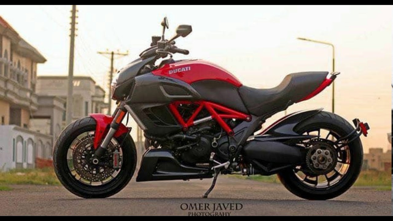  Harley Davidson VS Ducati  990 Picture Fight Knight Riders 