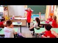 SCHERZO DEI ME CONTRO TE IN UNA SCUOLA: Si fingono insegnanti!