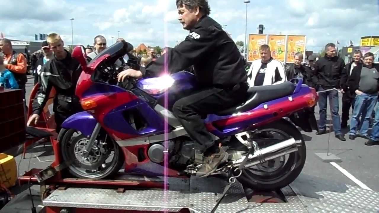 Kawasaki zzr600 test - YouTube