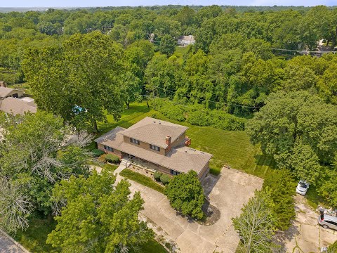 9722 State Line Rd, Leawood, KS home video tour