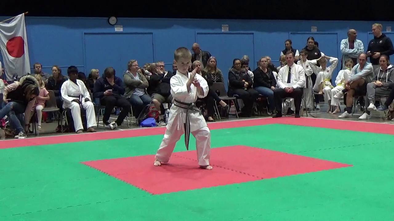 pee wee kata Lynn lemay boobs