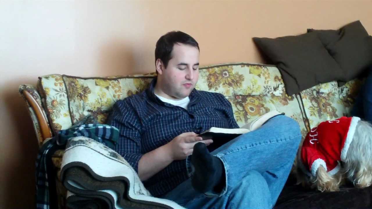 Matthew Reading Christmas Story - YouTube