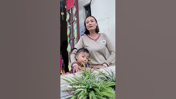 Trông trẻ thay phụ huynh, chuyện thường ngày ở vùng cao #shorts  #trongheovungcao #quycomcothit