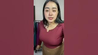 Tante ganti baju live TIK TOK
