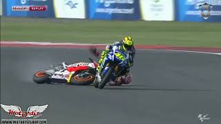 MOTO GP ARGENTINA 2015 ROSSI HIT MARQUEZ