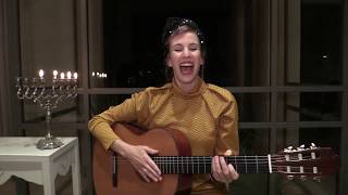 Oy Dreidel Dreidel בת 16 הייתי - ביידיש! שיר חנוכה