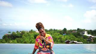 Download Lagu Elke zwarte vrouw verdient een week op Bali. MP3