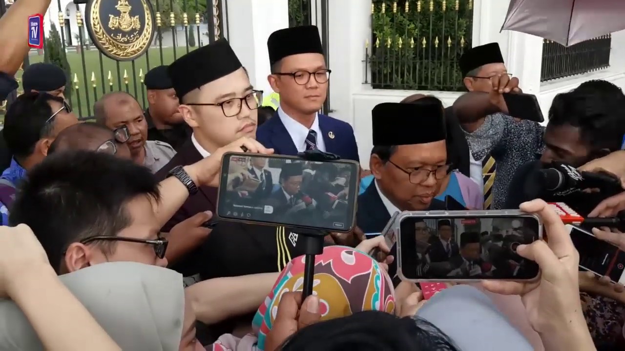 7 Exco Ph Menghadap Sultan Perak
