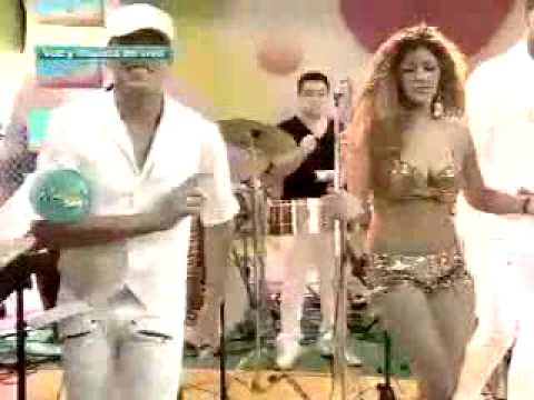 Michelle Soifer en el set de Magalyteve presenta a sus dos hermanitas