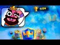 КАК ОН С ЭТОЙ КАРТОЙ ПОДНЯЛ ТАКИЕ КУБКИ? CLASH ROYALE