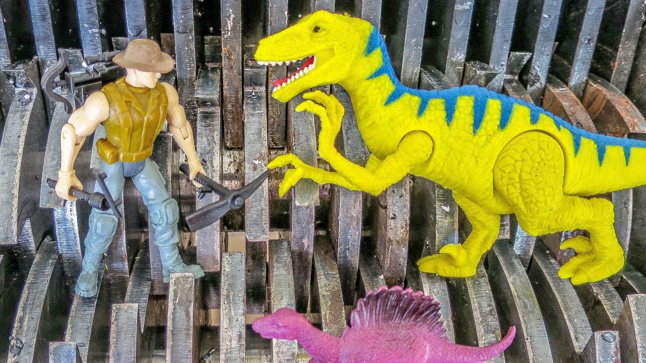 mecard episode 17 Raptor attacks Man! Velociraptor and Dino Hunter Shredded! What's Inside?