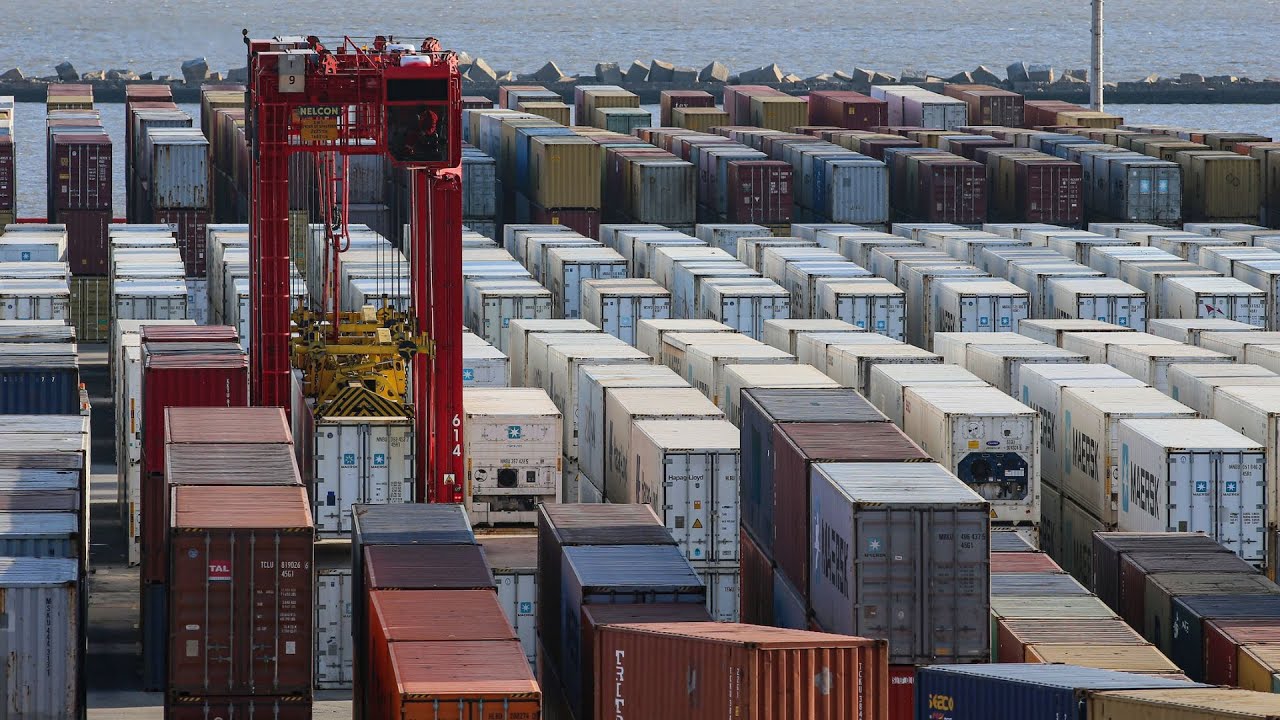 Puerto de Montevideo superó al de Brasil en movimiento de contenedores ...