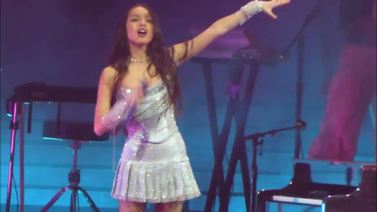 Olivia Rodrigo deja vu (Seattle) 4K YouTube