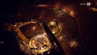 Video thumbnail of "Robbie Williams - Come Undone (Leeds)"