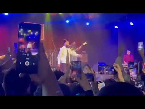 واتنسيت كاني ما جيت بصوت مسلم وتفاعل الجمهور معاه 