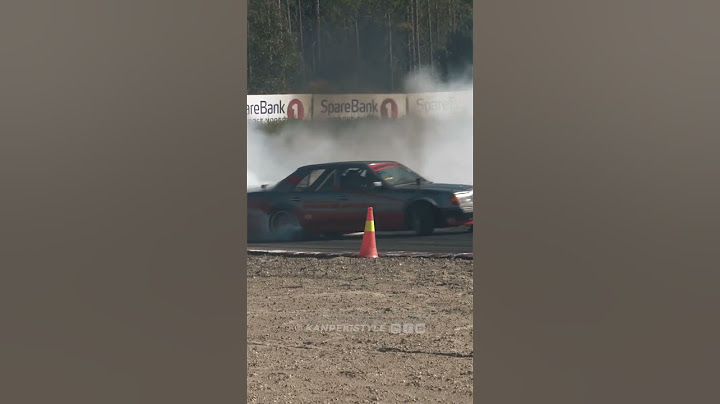 Diesel Mercedes drifting 😎