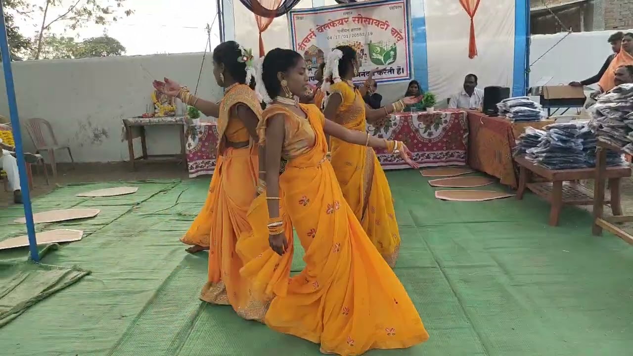 वीणा वादिनी वर दें