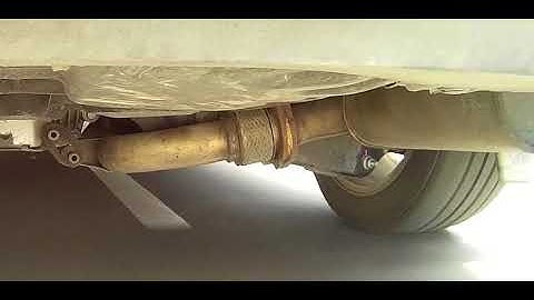 Holden Commodore under car video - RIGHT - rear suspension #2R