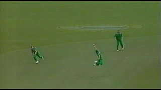 World Cup 1992. Peter Kirsten pulls in a one-handed classic to dismiss Srikkanth SA vs IND Adelaide