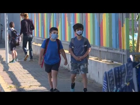 COVID-19: Ανοίγουν ξανά