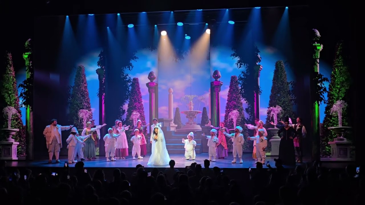 Sneeuwwitje musical - Slotapplaus laatste voorstelling. Plopsaland Theater (09-01-2024)